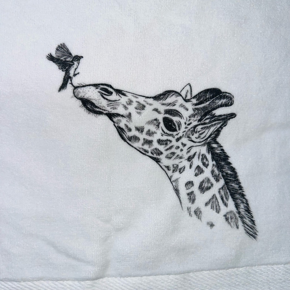 NWOT Terry Town Hand Towel 26 X 15 Terry Cloth 100% Cotton Velour Giraffe Bird
